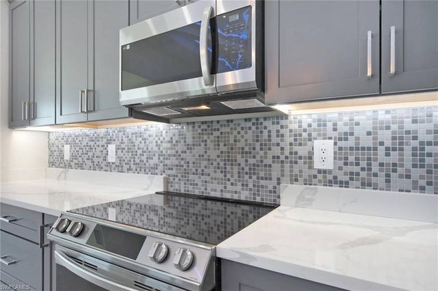 1426 SE 43rd TER, Cape Coral, FL 33904