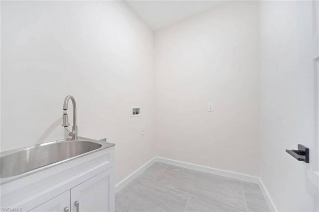 1426 SE 43rd TER, Cape Coral, FL 33904