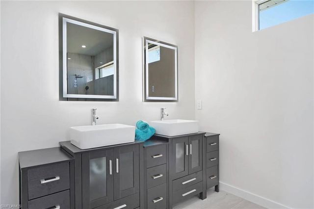 1426 SE 43rd TER, Cape Coral, FL 33904