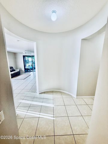 402 Breckenridge Circle SE, Palm Bay, FL 32909