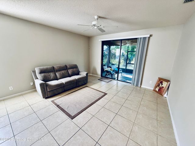 402 Breckenridge Circle SE, Palm Bay, FL 32909