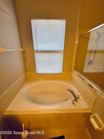 402 Breckenridge Circle SE, Palm Bay, FL 32909