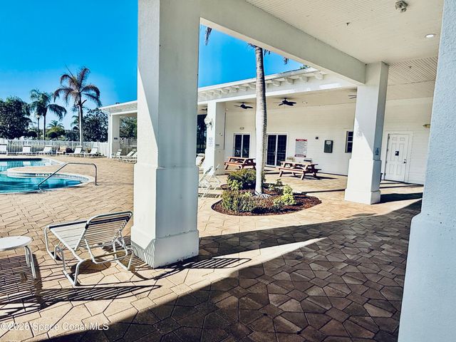 402 Breckenridge Circle SE, Palm Bay, FL 32909