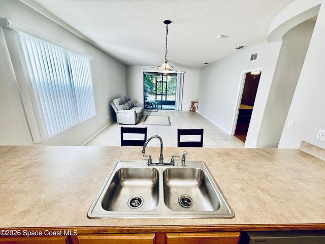 402 Breckenridge Circle SE, Palm Bay, FL 32909