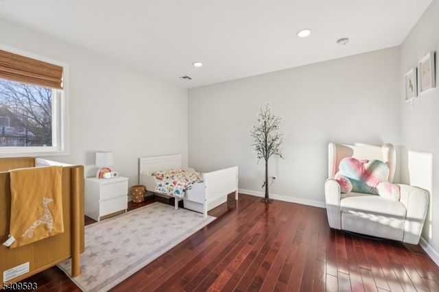 17 Maple Ave, Mahwah Twp., NJ 07430