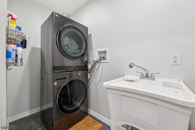 17 Maple Ave, Mahwah Twp., NJ 07430