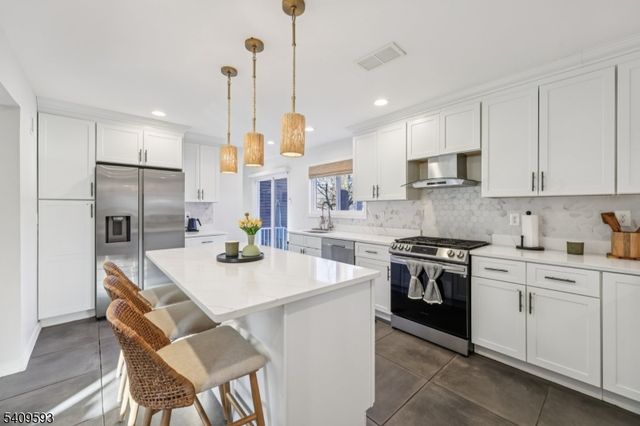 17 Maple Ave, Mahwah Twp., NJ 07430