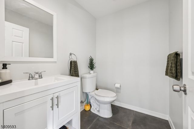 17 Maple Ave, Mahwah Twp., NJ 07430