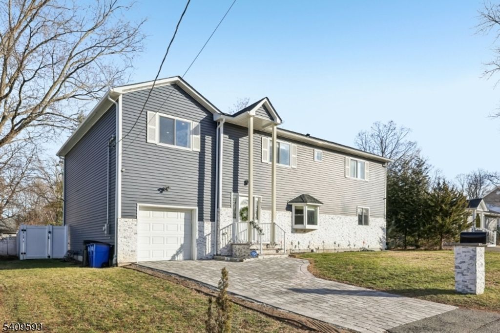 17 Maple Ave, Mahwah Twp., NJ 07430