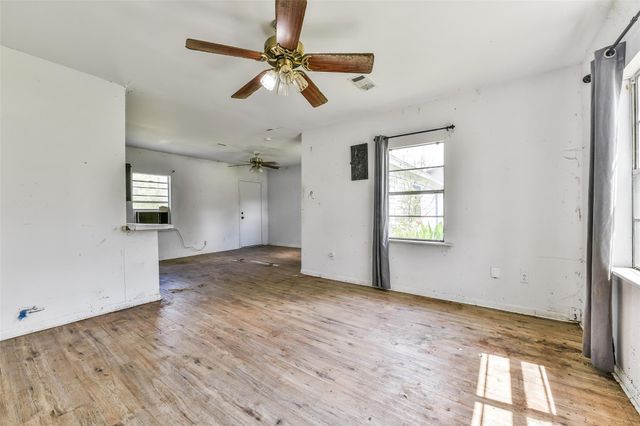 1220 Pecan Street, Clute, TX 77531