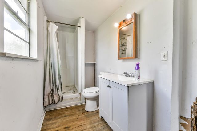 1220 Pecan Street, Clute, TX 77531