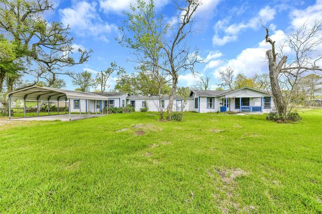 1220 Pecan Street, Clute, TX 77531