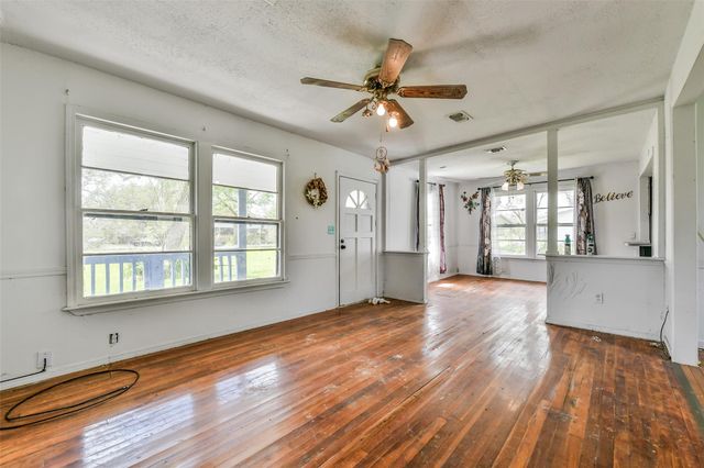 1220 Pecan Street, Clute, TX 77531