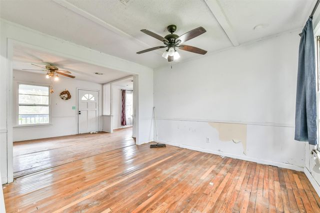 1220 Pecan Street, Clute, TX 77531