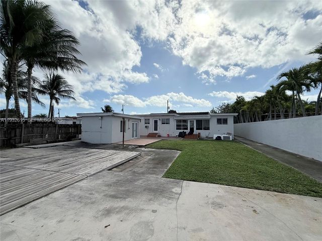 3551 NW 20th St, Miami, FL 33142