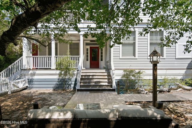 617 Ocracoke Way, Southport, NC 28461