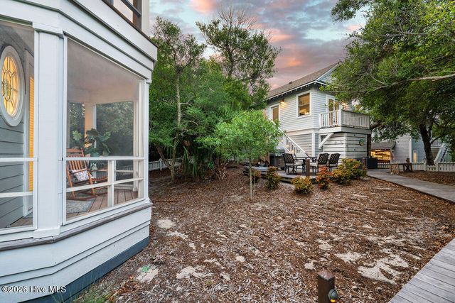617 Ocracoke Way, Southport, NC 28461