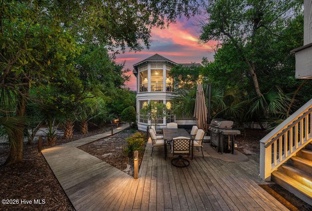 617 Ocracoke Way, Southport, NC 28461