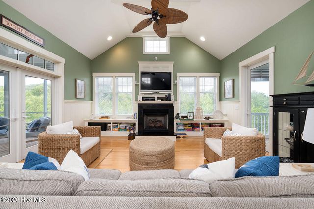 617 Ocracoke Way, Southport, NC 28461