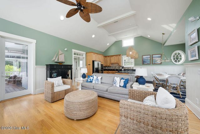 617 Ocracoke Way, Southport, NC 28461