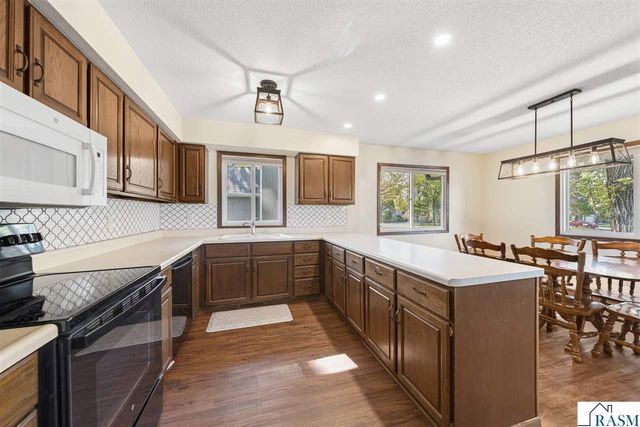 1813 Marie Lane, North Mankato, MN 56003