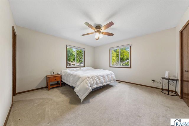 1813 Marie Lane, North Mankato, MN 56003
