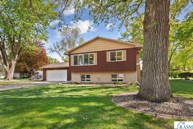 1813 Marie Lane, North Mankato, MN 56003