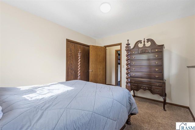 1813 Marie Lane, North Mankato, MN 56003