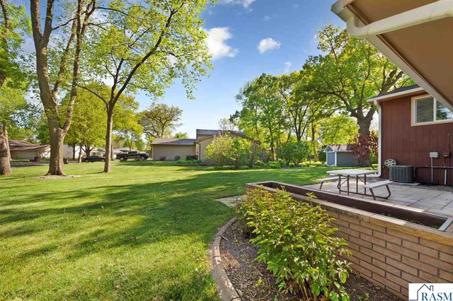 1813 Marie Lane, North Mankato, MN 56003