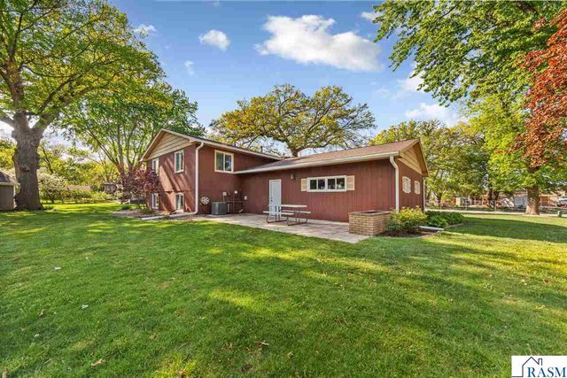 1813 Marie Lane, North Mankato, MN 56003