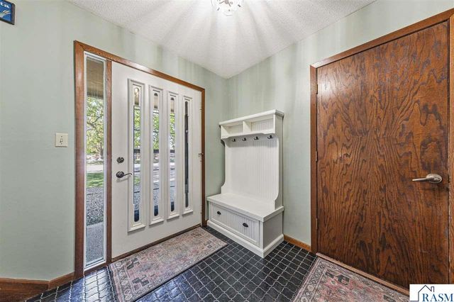 1813 Marie Lane, North Mankato, MN 56003
