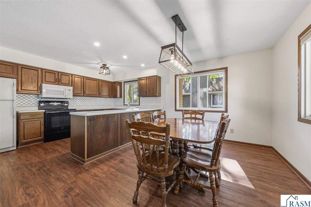 1813 Marie Lane, North Mankato, MN 56003