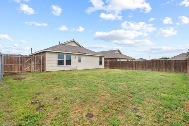 2604 Spring Time Drive, Ennis, TX 75119