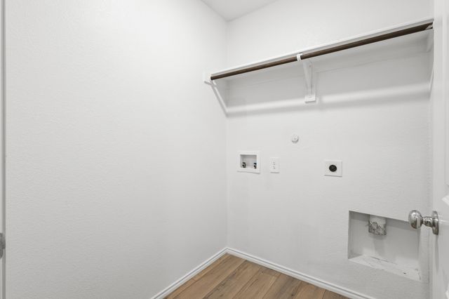 2604 Spring Time Drive, Ennis, TX 75119