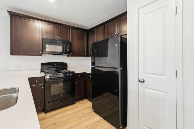 2604 Spring Time Drive, Ennis, TX 75119