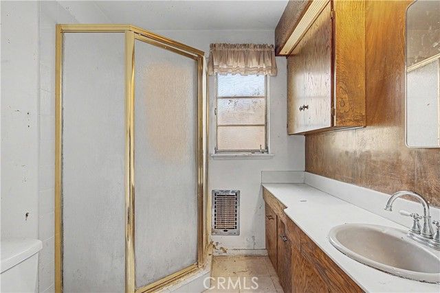 22337 Strathern Street, Canoga Park (los Angeles), CA 91304