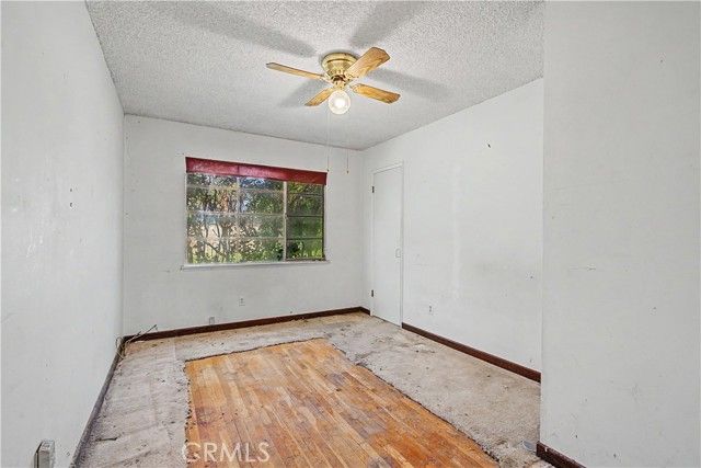 22337 Strathern Street, Canoga Park (los Angeles), CA 91304