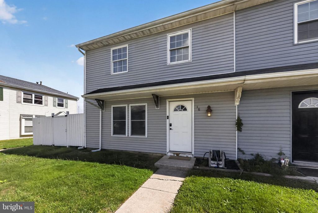16 LYRIC CT, Sicklerville, NJ 08081