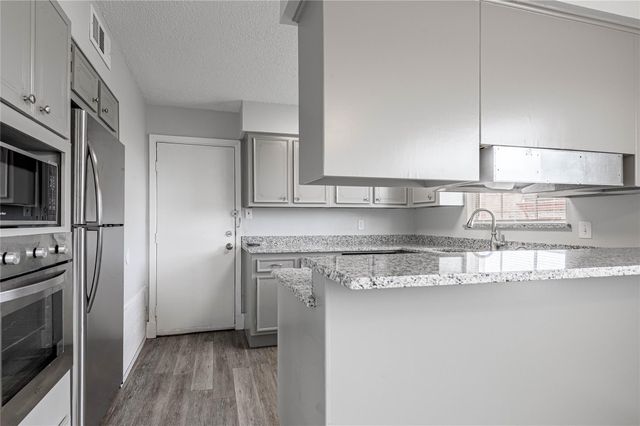 1917 20th Street 1, Huntsville, TX 77320