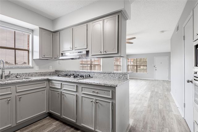 1917 20th Street 1, Huntsville, TX 77320