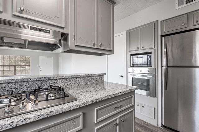 1917 20th Street 1, Huntsville, TX 77320