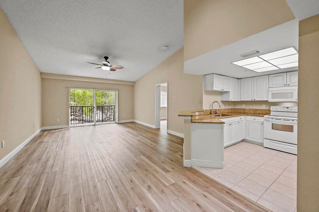 1100 S Crestwood Ct S S 1109, Royal Palm Beach, FL 33411