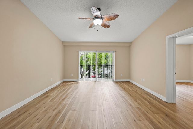 1100 S Crestwood Ct S S 1109, Royal Palm Beach, FL 33411