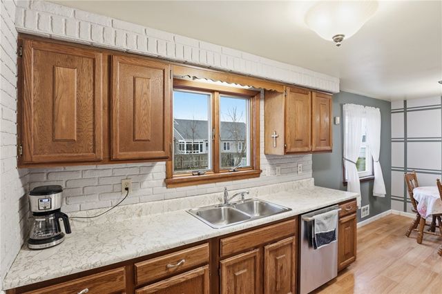 77 Gannett Road, Farmington, NY 14425