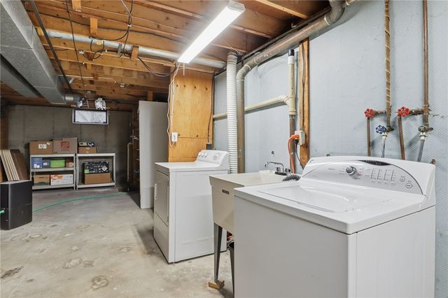 77 Gannett Road, Farmington, NY 14425