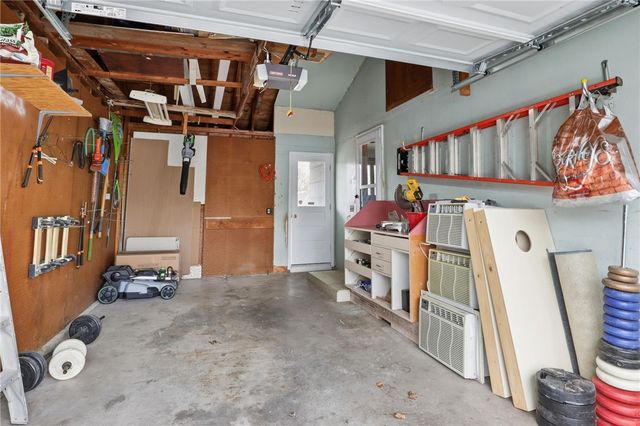 77 Gannett Road, Farmington, NY 14425