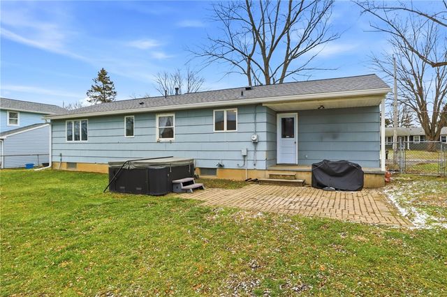 77 Gannett Road, Farmington, NY 14425