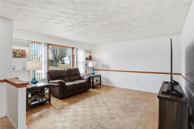 77 Gannett Road, Farmington, NY 14425