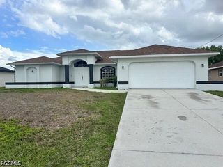 2016 NW 1st ST, Cape Coral, FL 33993