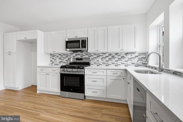 206 BARTRAM AVE, Essington, PA 19029